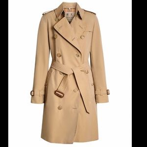 Burberry Kensington trench. Honey. 2022